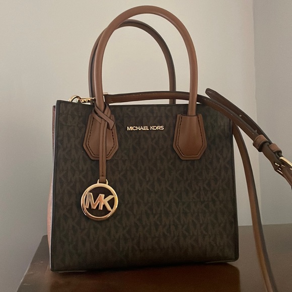 Michael Kors Bags Mercer Medium Logo And Leather Accordion
